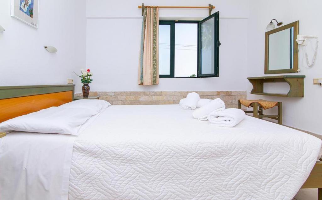 Dionysos Apartments & Studios สตาลิดา ภายนอก รูปภาพ