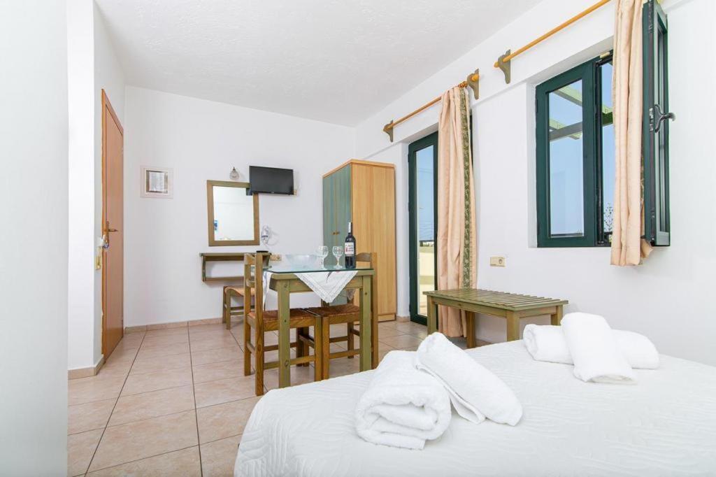 Dionysos Apartments & Studios สตาลิดา ภายนอก รูปภาพ